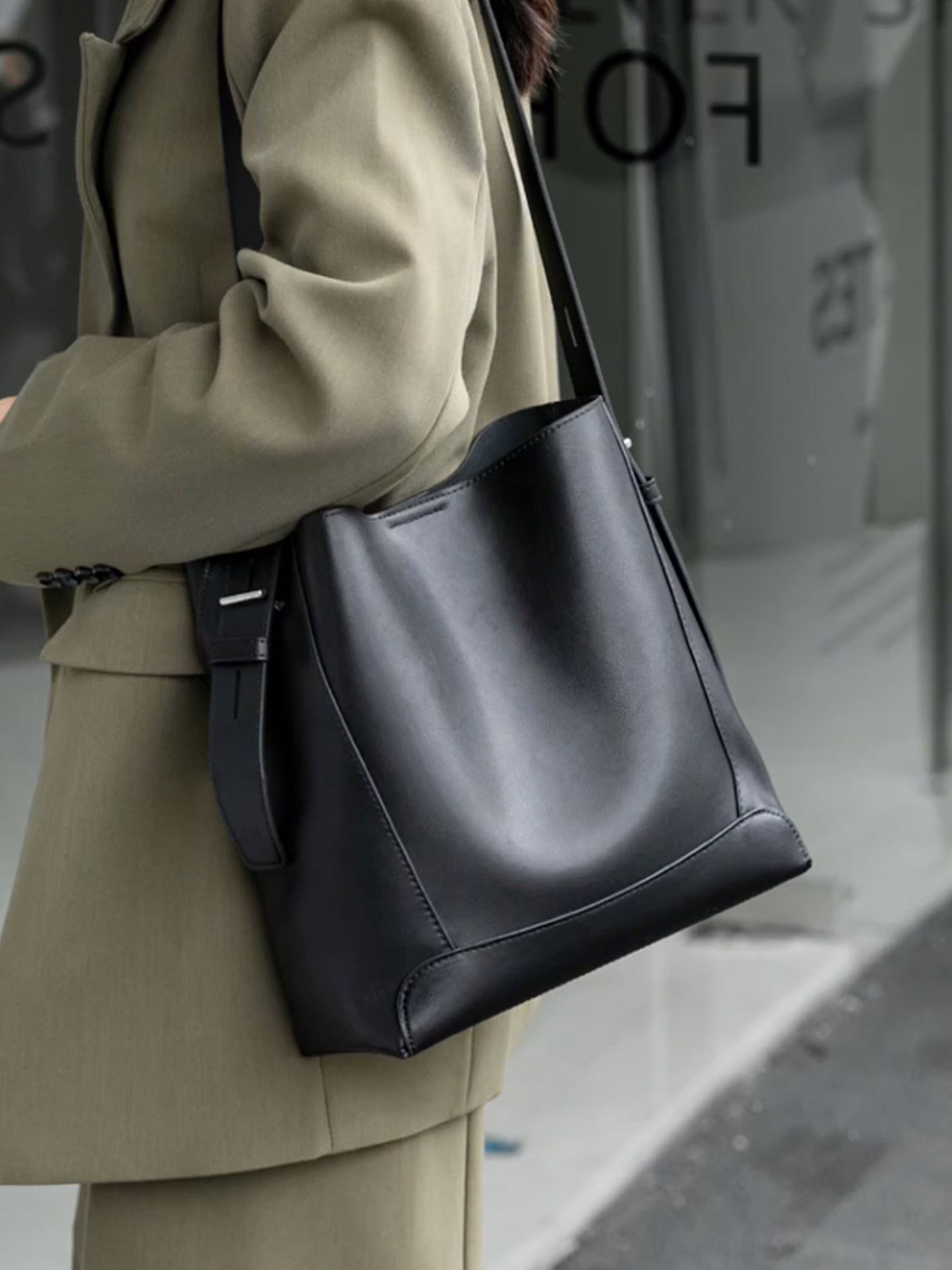 Minimalistische Damen-Tragetas – Luxury Bags Classy Bewertung und Preis